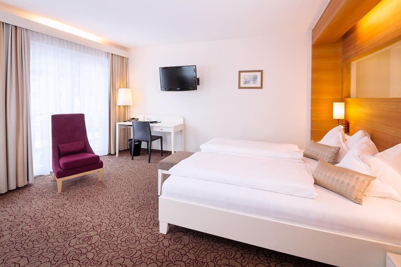 Alpenrose Hotel 4*